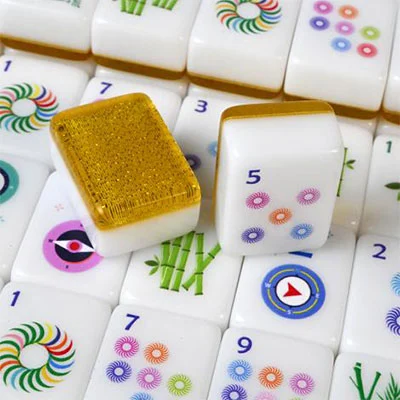 Gilded Sparkle Acrylic Mahjong Tiles – 160-Piece Set - Image 3