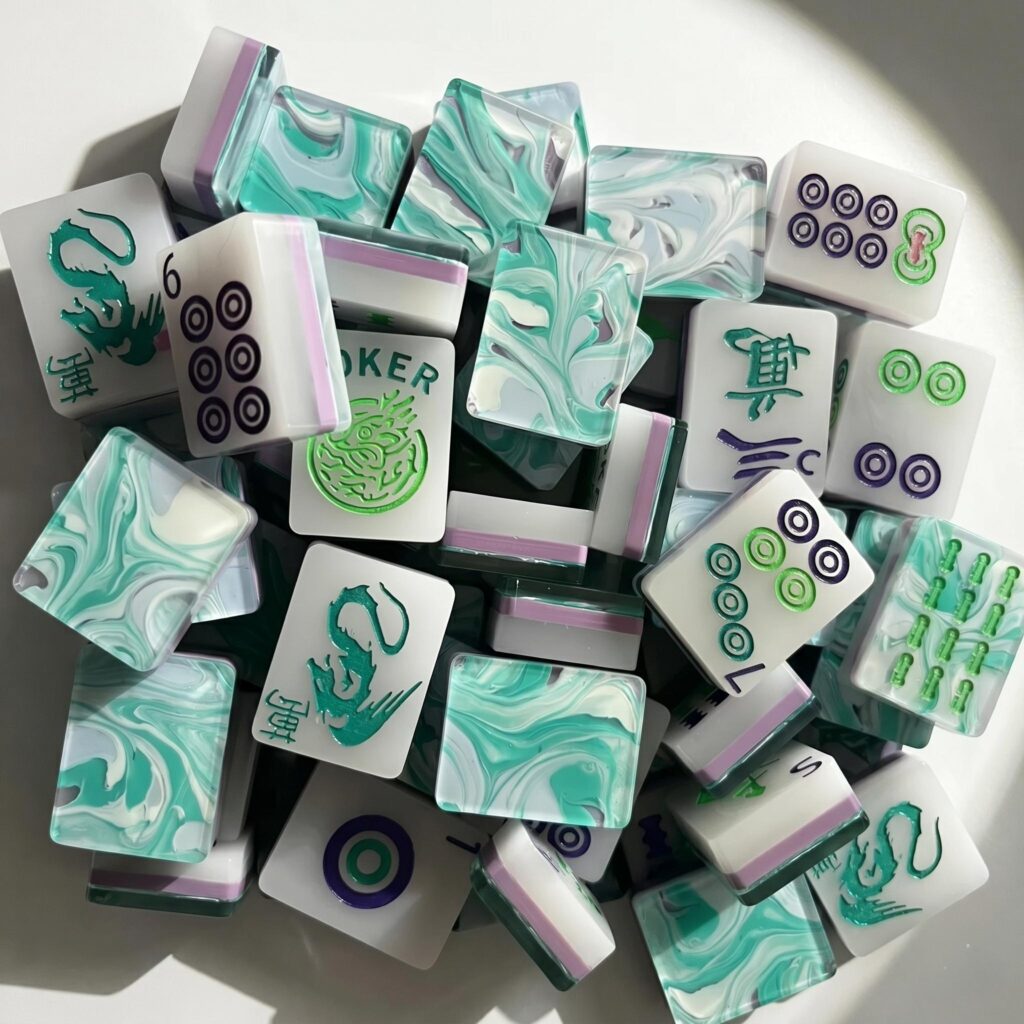 Jade Green Marble Lucite Mahjong Set — 160 Translucent Swirl Tiles