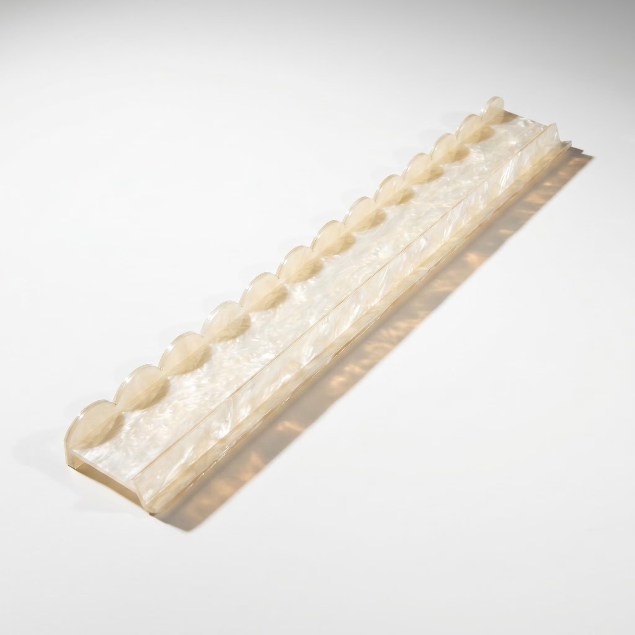 Scalloped Pearl Acrylic Mahjong Tile Rack Set (4) — Cloud Pattern, Iridescent Finish - Image 3